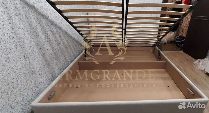 Кровать с мягким изголовьем в рассрочку