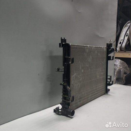 Радиатор охлаждения двигателя Renault Sandero 2
