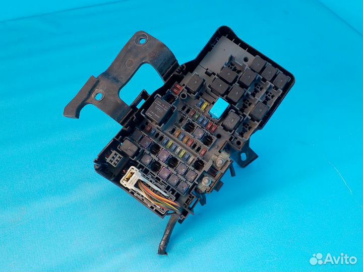 Блок предохранителей под капотом mazda 6 (GH) 2007