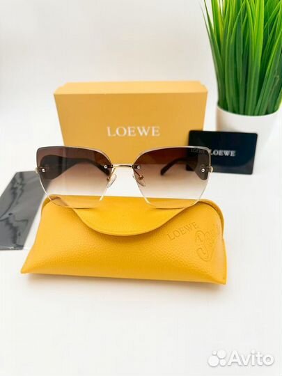 Солнцезащитные очки женские Loewe