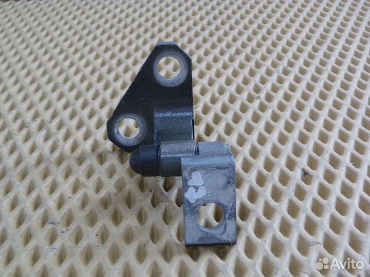 Петля двери передней левой VW Passat B7 2011-2015 (3C8831411B 3C0831401D)