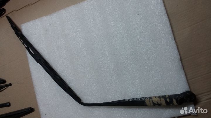 Vanette bongo Поводок заднего дворника