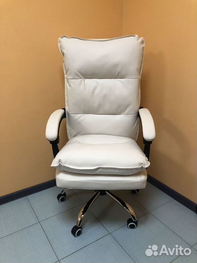 Компьютерное кресло офисное с функцией массажа