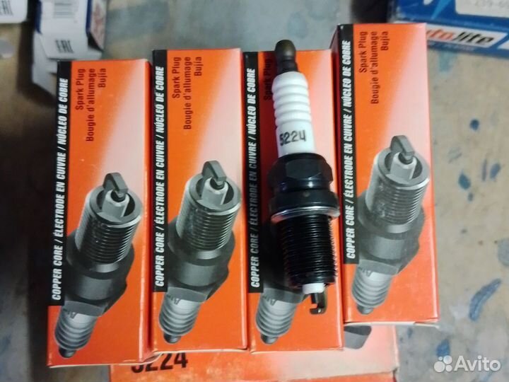 Свеча зажигания Autolite 5224