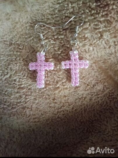 Серьги из бисера крестик