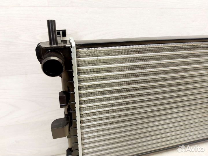 Радиатор охлаждения Ford Focus 1. 1998-2005