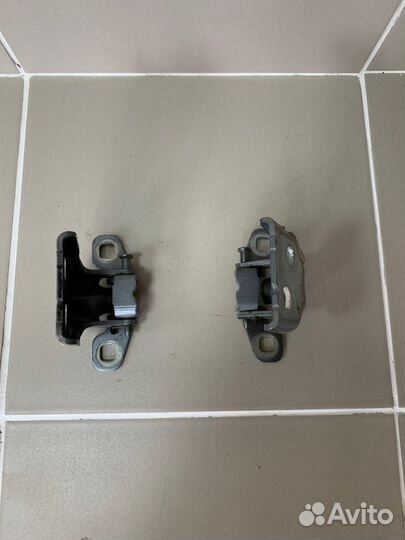 Петля двери передняя правая Renault Duster 2 (Hjd)