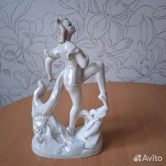 Фарфоровые статуэтки