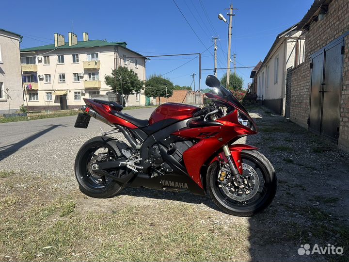 Yamaha YZF-R1