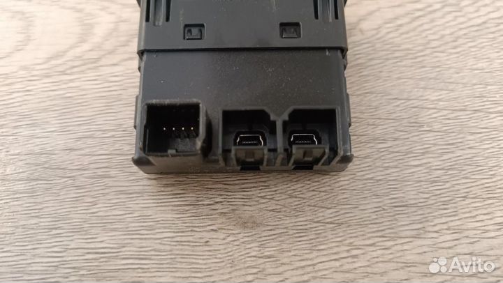 Блок USB Jeep Wrangler JL 2.0 2019