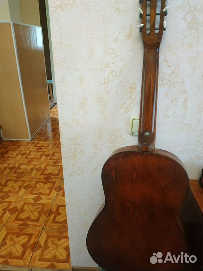 Классическая гитара шестиструнная