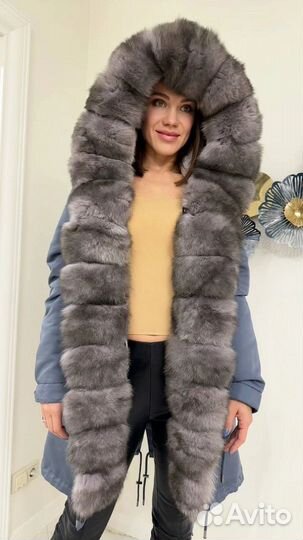 Женская парка с натуральным мехом песца