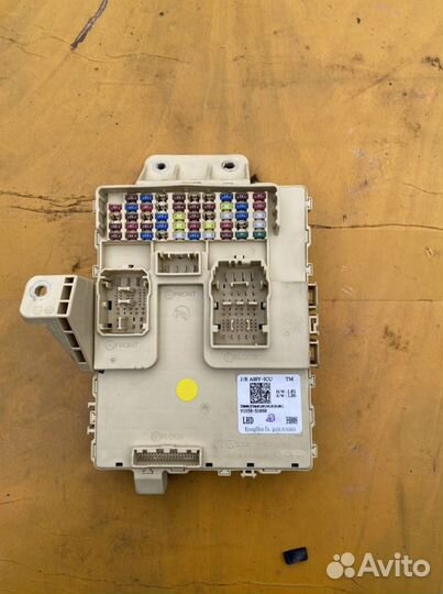 Блoк предоxpaнителей салонный Hyundаi Santа Fe