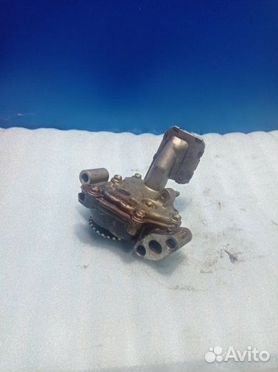 Масляный насос Toyota Avensis Caldina Gaia Nadia