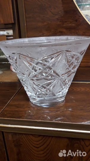 Хрустальная ваза