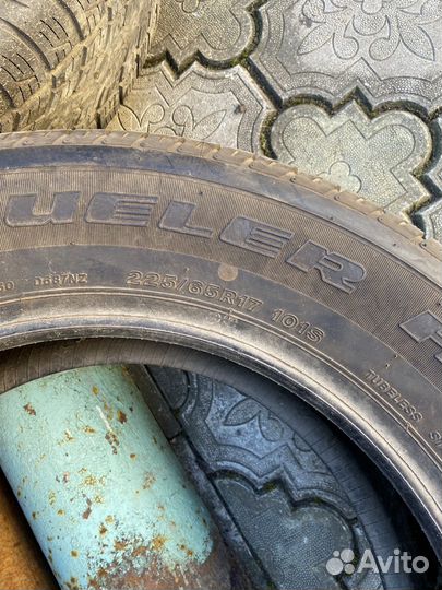 Bridgestone Dueler H/T 687 225/65 R17