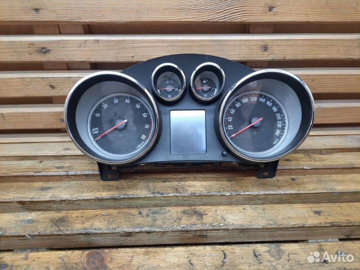 Панель приборов (щиток) Opel Astra J GTC 2012