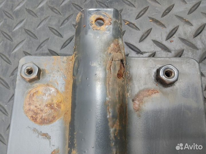 Кронштейн бака AdBlue Iveco Stralis