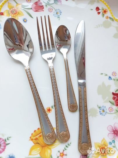 Набор столовых предметов 72