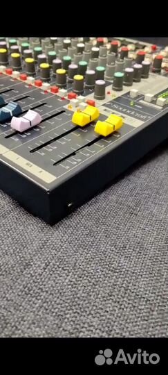 Микшерный пульт Soundcraft EFX8