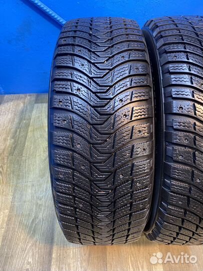 Michelin X-Ice North 3 215/65 R16