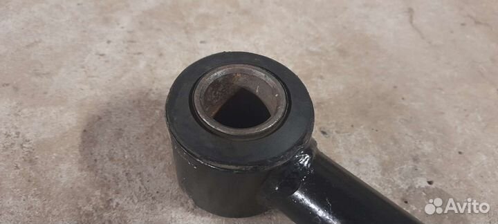 Тяга задняя поперечная Nissan Patrol y61