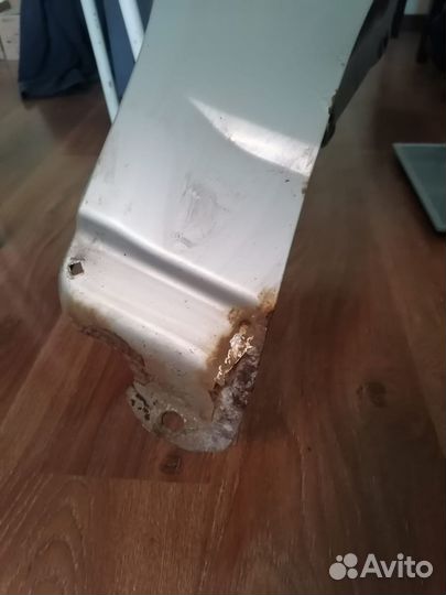 Крыло переднее приора