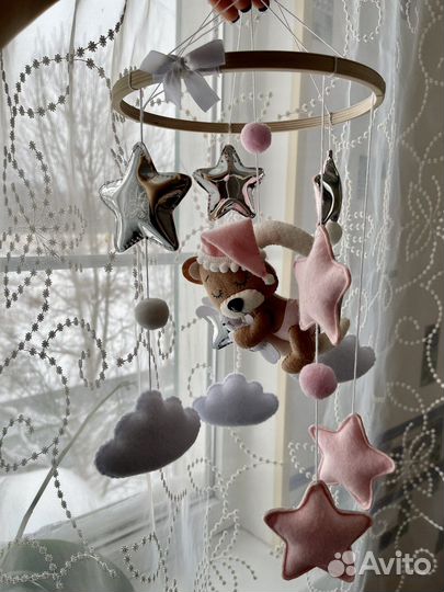 Мобиль из фетра для детской кроватки ручной работы