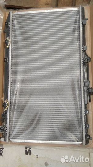 Радиатор основной на toyota avensis AT220