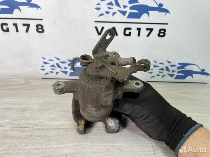 Суппорт задний правый Skoda Octavia A5 CDA 1.8 TSI