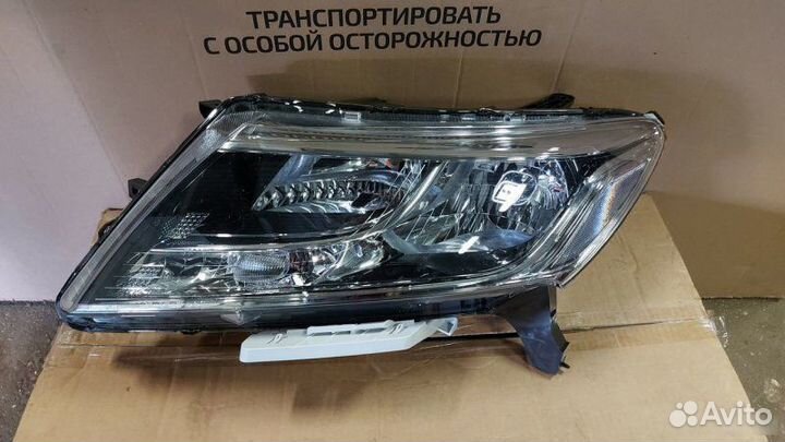Фара передняя левая Nissan Pathfinder R52 2013