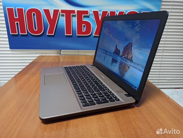 Ноутбук Asus / 4 ядра / ssd 256 / geforce / Full