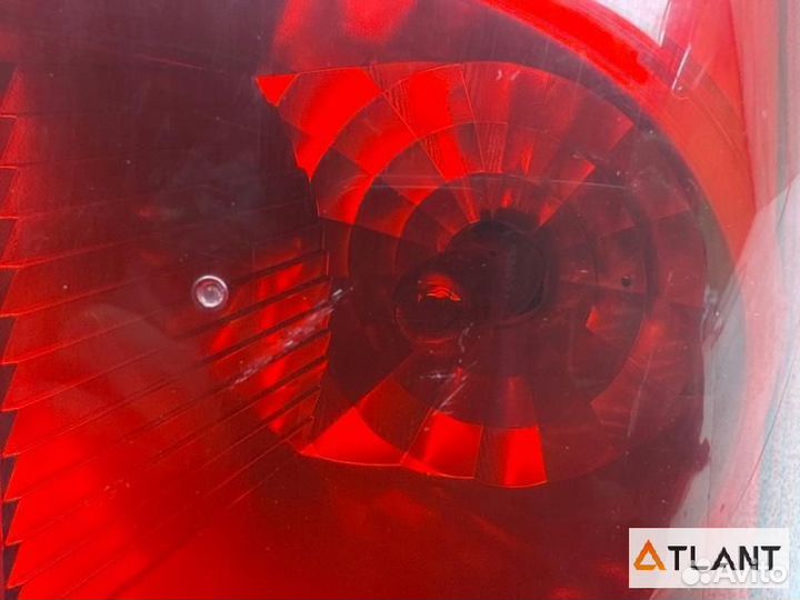 Стоп-сигнал задний правый mitsubishi colt