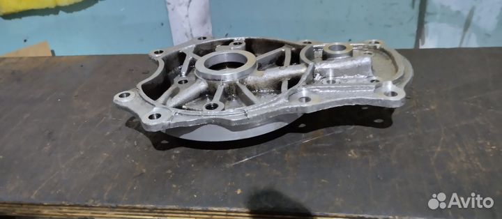 Передняя крышка коленвала мотоцикла Днепр Мт 9