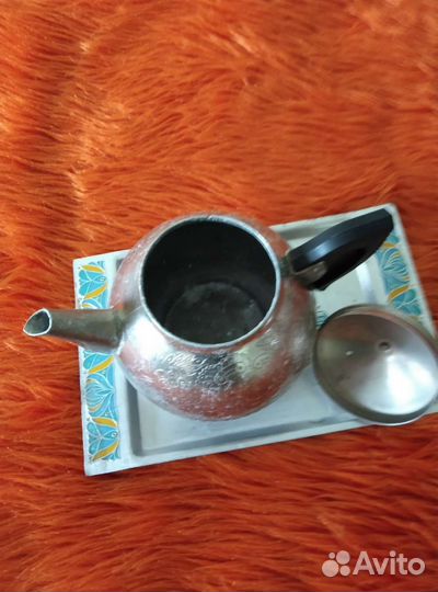 Чайник заварочный на 1 л и сахарница