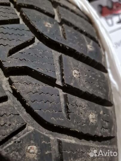 Bridgestone Blizzak Spike-02 SUV 275/45 R20
