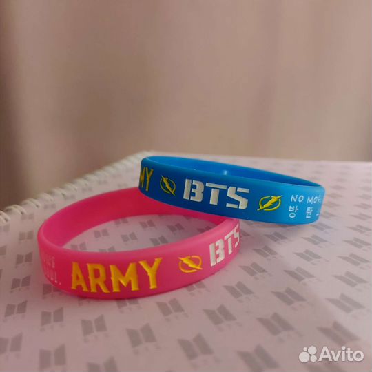 Брелок Suga, BTS и 2 браслета BTS