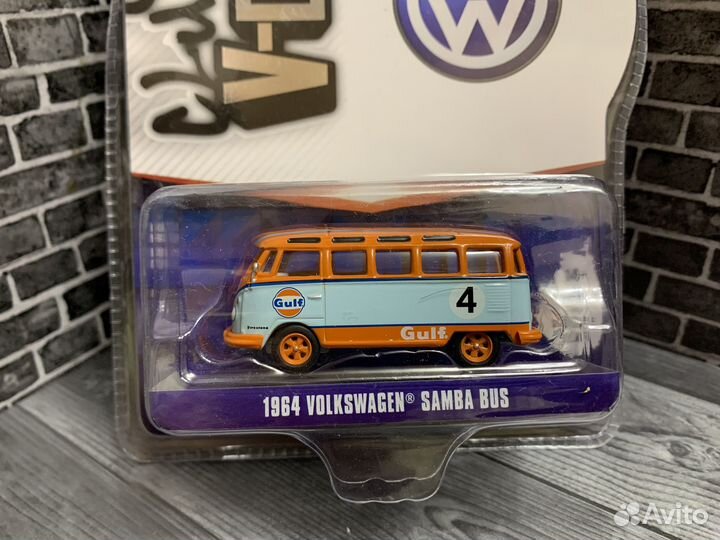 Greenlight 1/64 Volkswagen Bus gulf