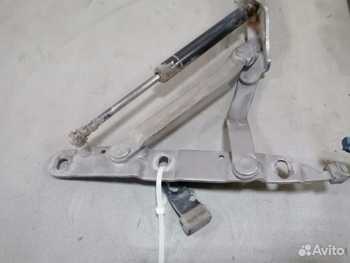 Петли багажника Audi 80 B3 1.6 DT 1986-1991