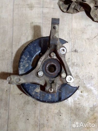 Кулак поворотный Opel Insignia A16XER 2012