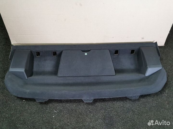 Полка задняя на Mercedes W124. Седан. Черный цвет