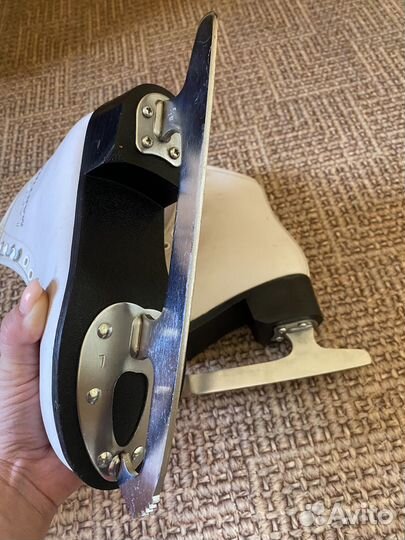 Коньки фигурные