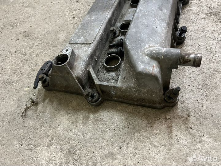 Клапанная крышка двигателя на Mazda 6 gg 1,8 MT