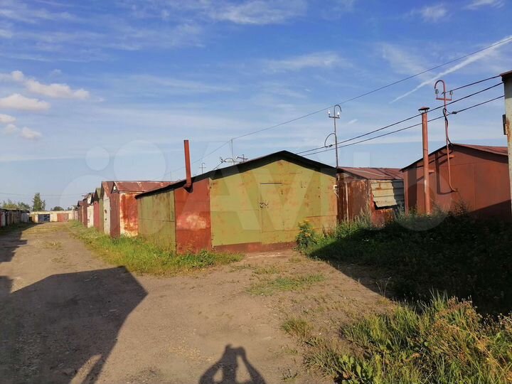 Гараж, > 30 м²