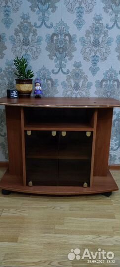 Тумба под телевизор