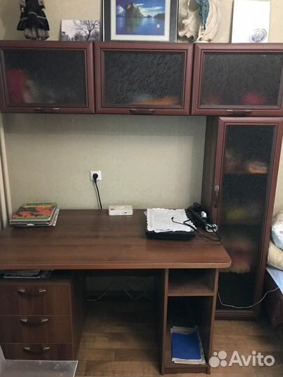 Компьютерный стол со шкафчиками