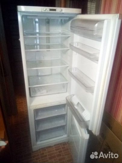 Холодильник Хот Поинт Аристон