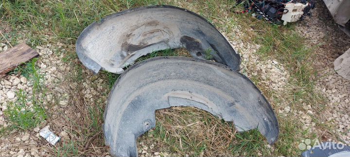 Подкрылок задний бмв е53