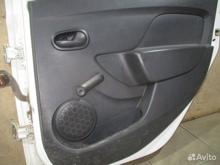 Обшивка двери задней правой Renault Logan 2
