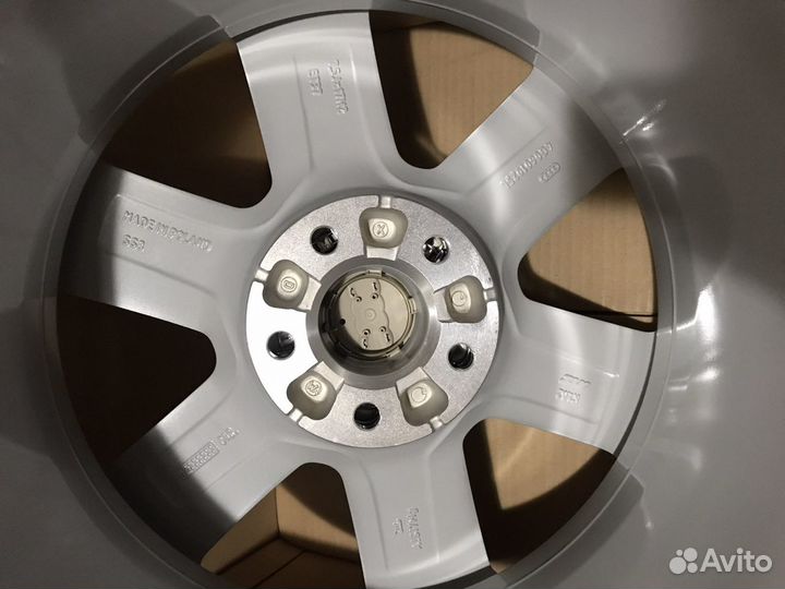 Новые оригинальные диски Audi A6 C7, R17